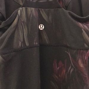 lululemon athletica Tops - Lululemon midnight iris scoop neck tank sz 6 66774 lululemon athletica Tops - Lululemon midnight iris scoop neck tank sz 6 66774
